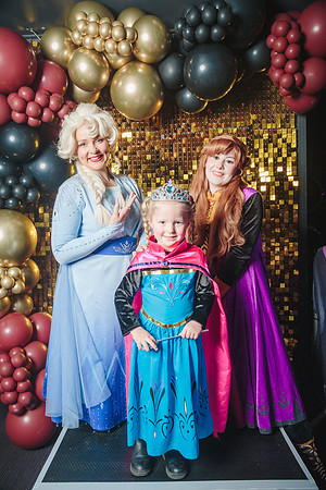 Frozen-December 07, 2025-11