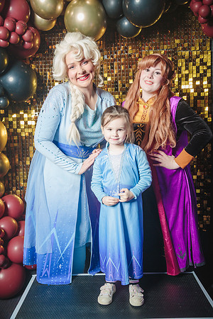 Frozen-December 07, 2025-9
