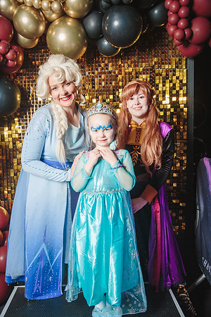 Frozen-December 07, 2025-19