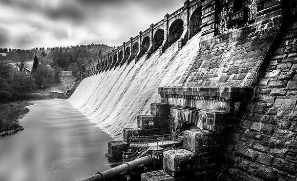 Wier at Vyrnwy B&W