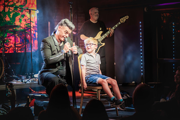 Dan Budd as Robbie Williams plus Kylie-June 20, 2025-3