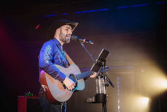 Ryan_Evans_Country_Night-26-May-2024-0020-CR2_fine