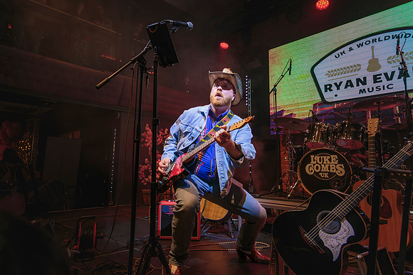 Luke_Combs_night-28-Apr-2024-0097-CR2_fine