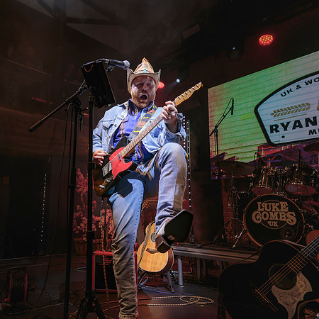 Luke_Combs_night-28-Apr-2024-0098-CR2_fine